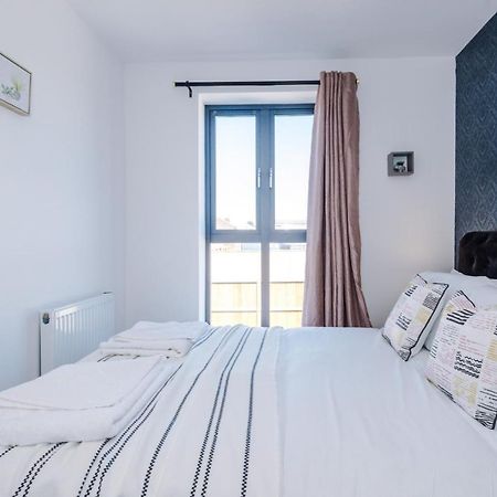 Rest&Recharge At Ridgefield House Villa Manchester Bagian luar foto