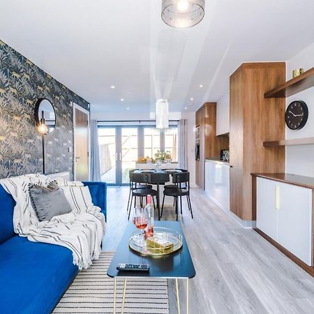Rest&Recharge At Ridgefield House Villa Manchester Bagian luar foto