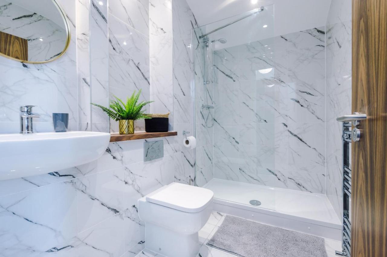 Rest&Recharge At Ridgefield House Villa Manchester Bagian luar foto