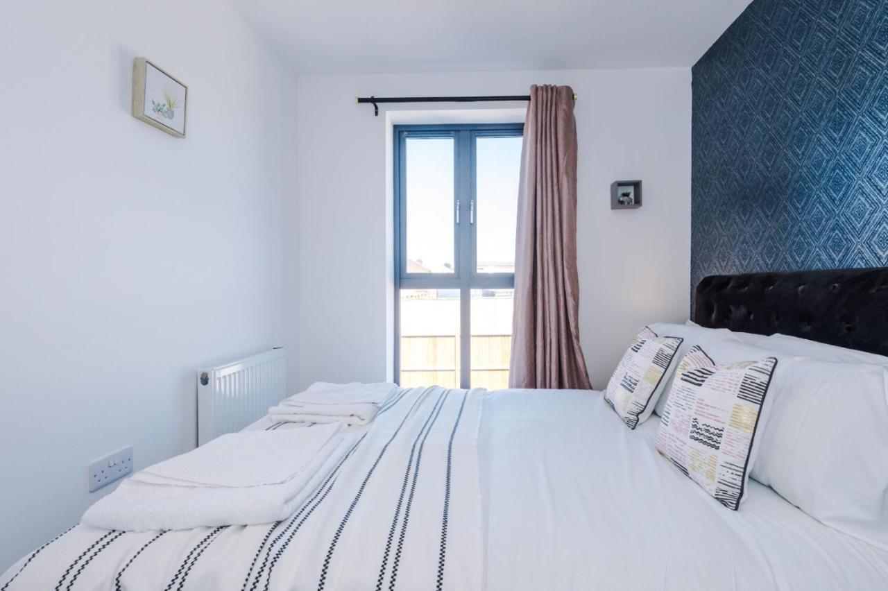 Rest&Recharge At Ridgefield House Villa Manchester Bagian luar foto
