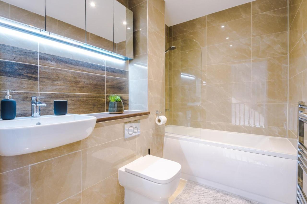 Rest&Recharge At Ridgefield House Villa Manchester Bagian luar foto